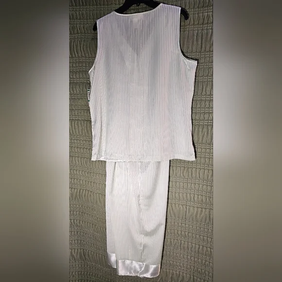 Morgan Taylor Intimates Satin Seafoam Green Pajama Set In Size Large. - Picture 3 of 7